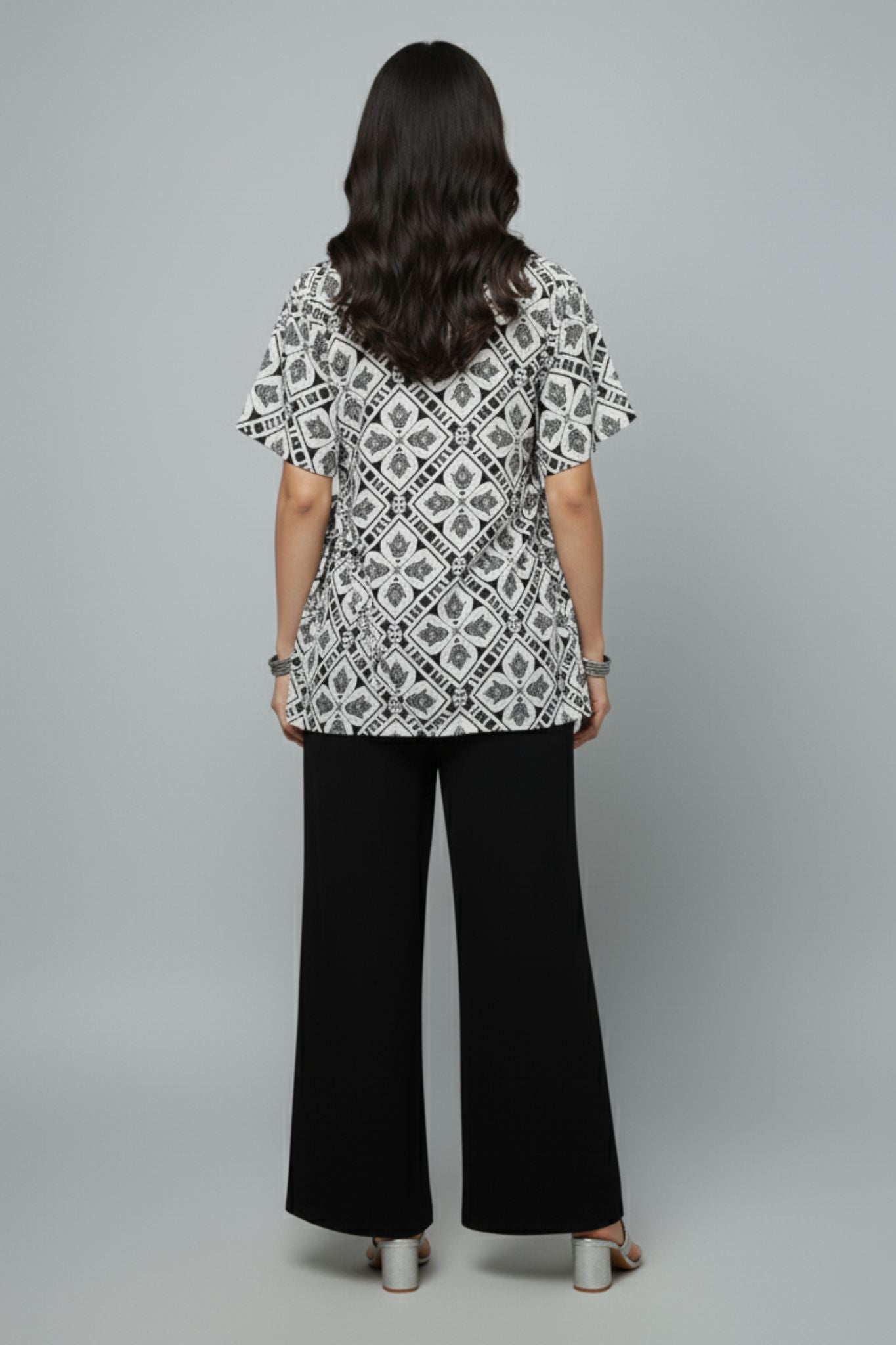 Monochrome Motif Tie-Waist Top